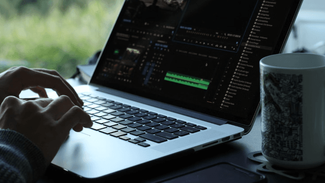 4 Aplikasi Edit Video di Laptop Terbaik, Fitur Lengkap!
